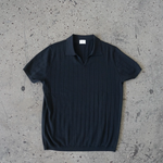 Donce de la Sense Wool Pique crafted from 100% Merino wool, combining breathability and comfort for the perfect summer wardrobe piece.