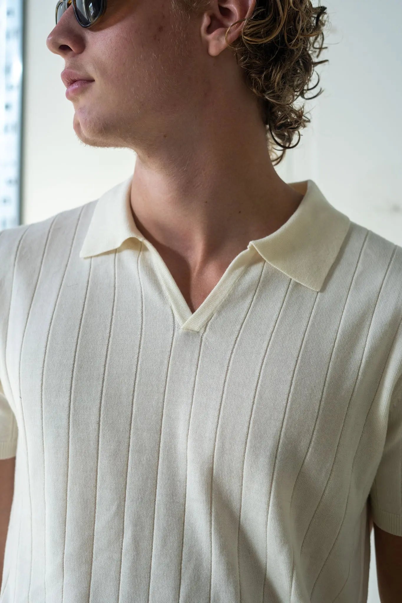 Luxurious Donce de la Sense Wool Pique, offering a sophisticated drape and unparalleled ventilation, making it ideal for warmer weather.